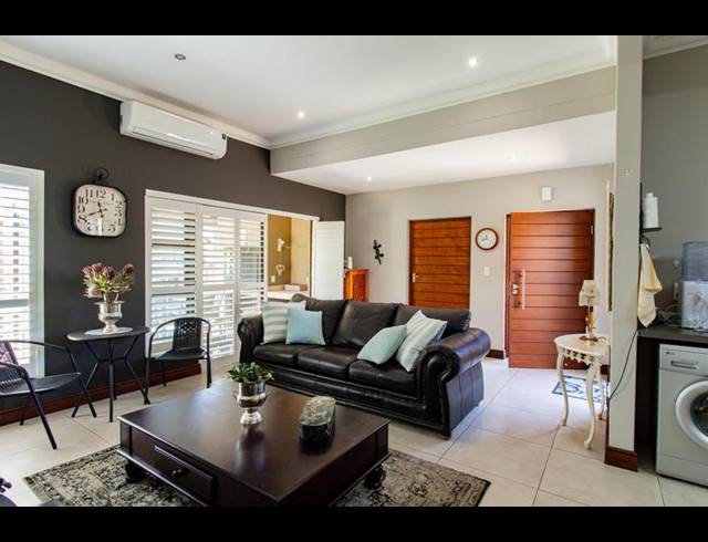 2 BEDROOM TOWNHOUSE FOR SALE IN RETIRE AT MIDSTREAM